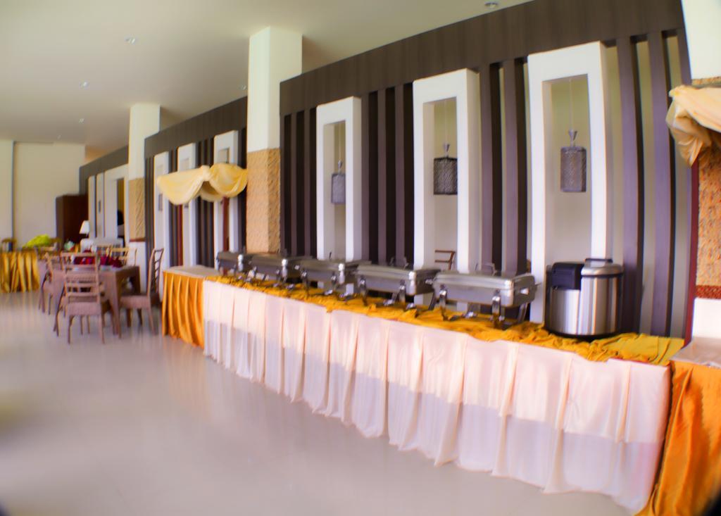 Grand Duta Hotel Palu Exterior foto
