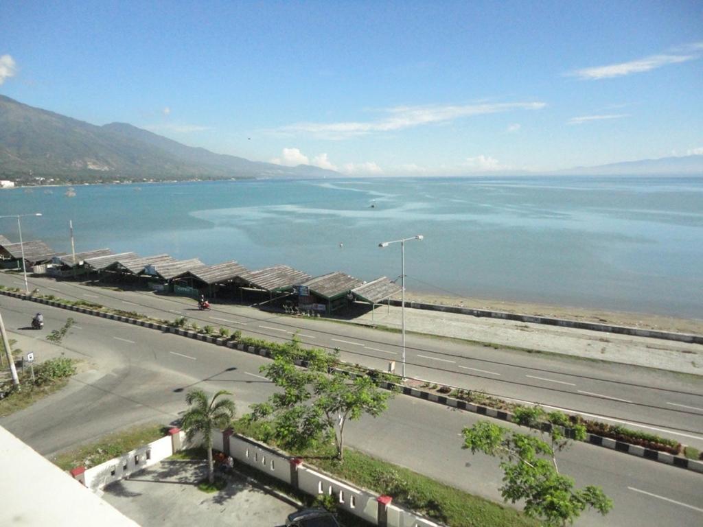 Grand Duta Hotel Palu Exterior foto